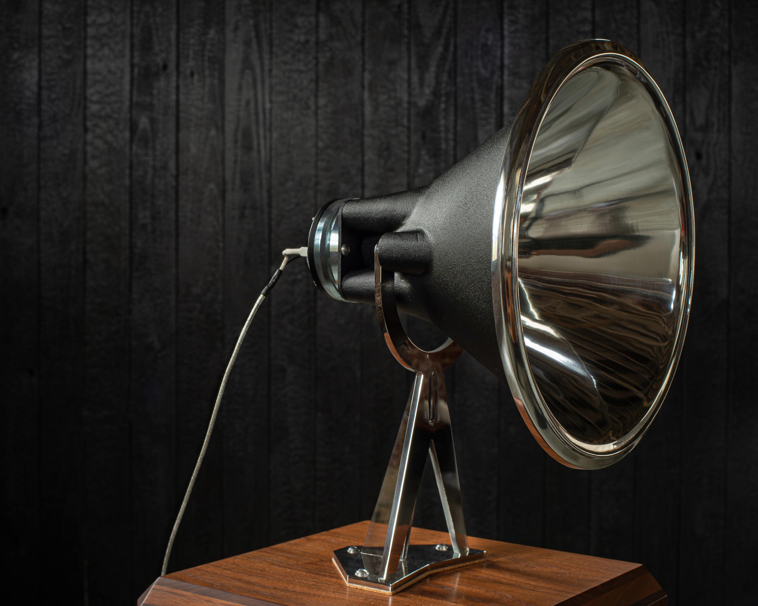 polished aluminum horns with black lacquer