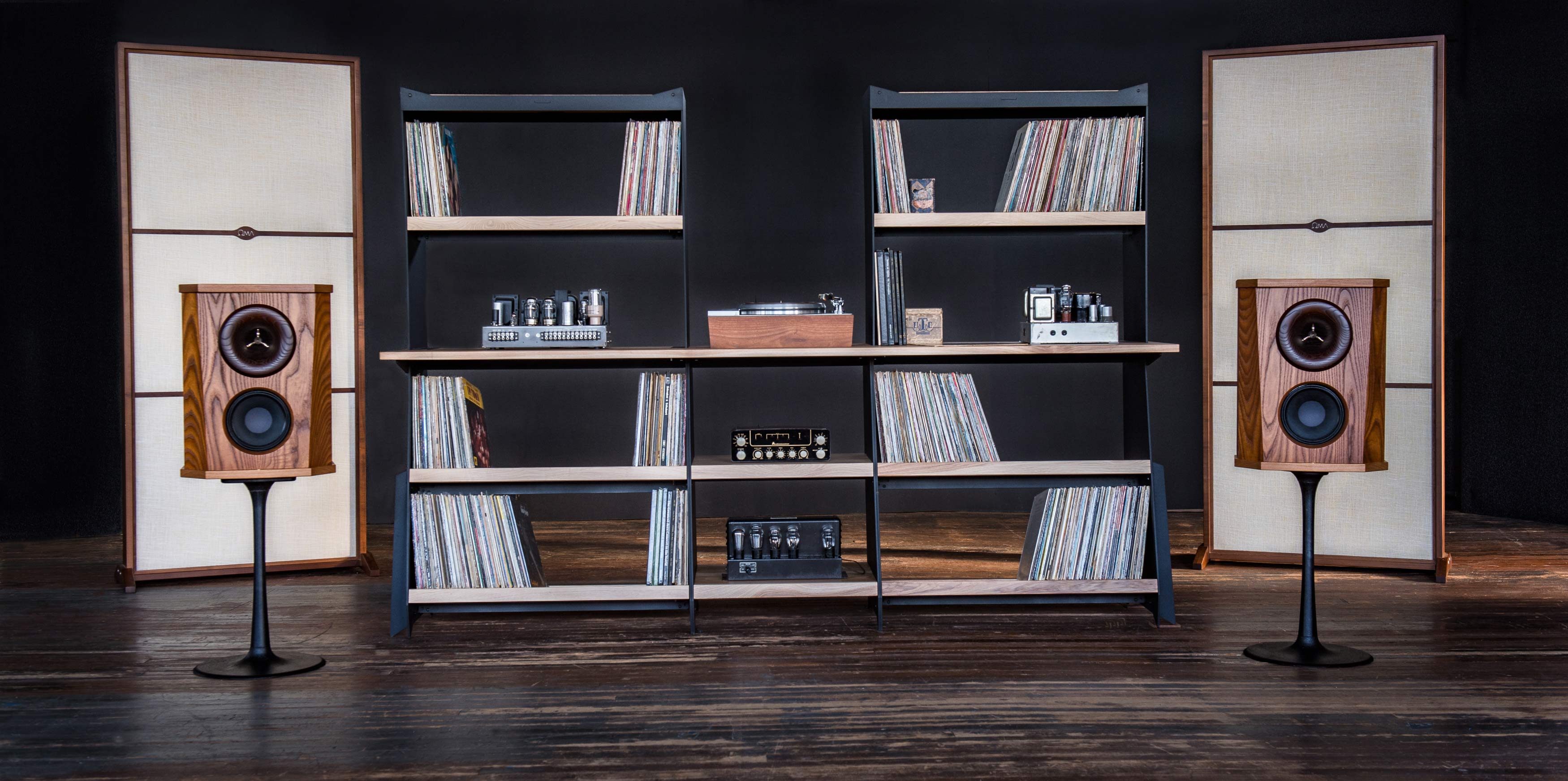 OMA equipment rack system